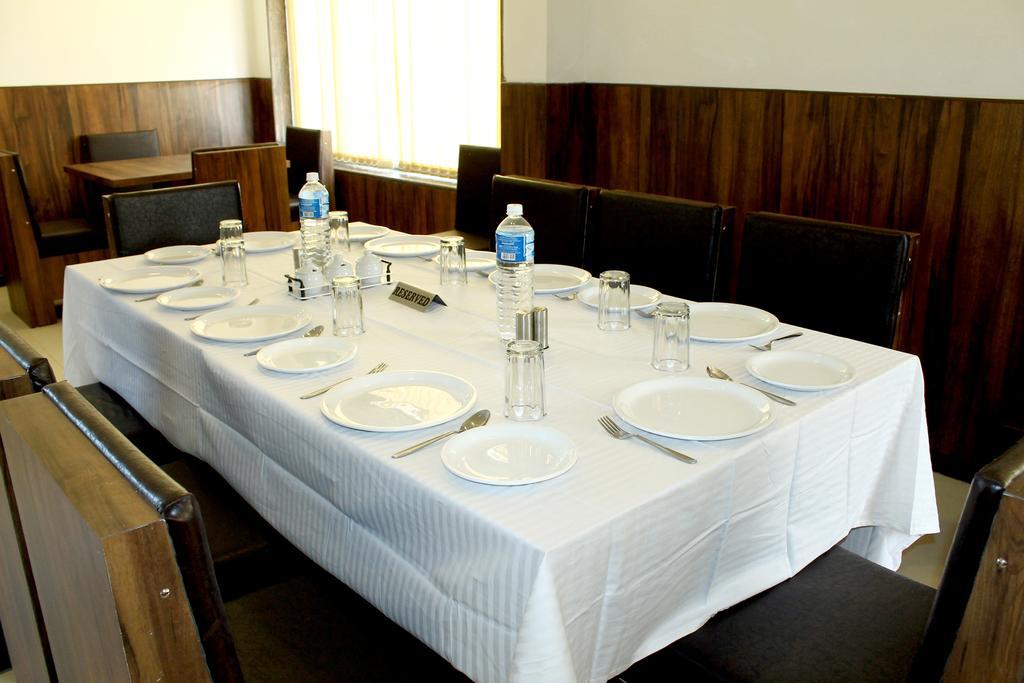 Oyo 4316 Hotel Sai Empire Shirdi Luaran gambar