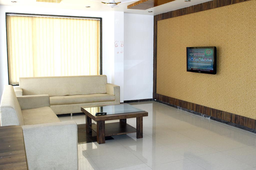 Oyo 4316 Hotel Sai Empire Shirdi Luaran gambar