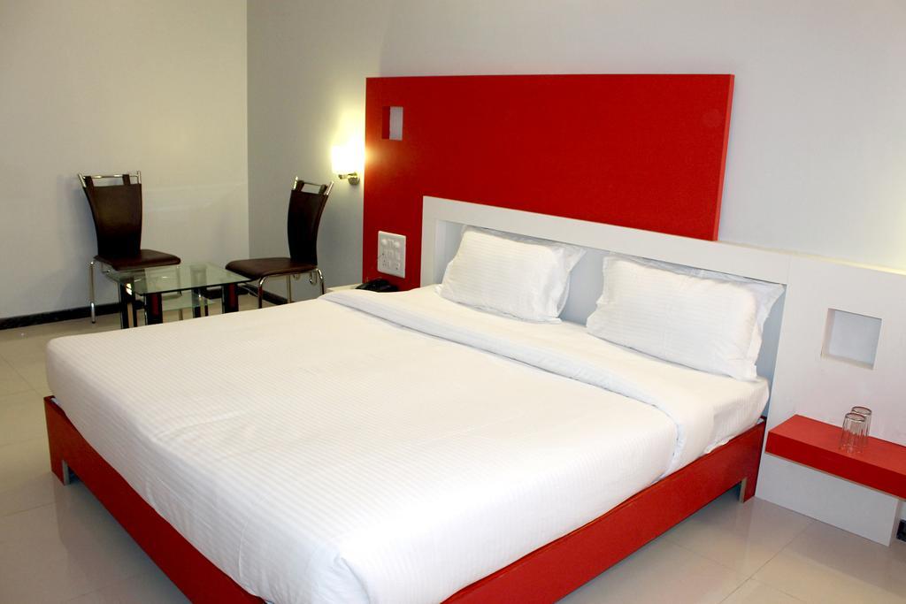 Oyo 4316 Hotel Sai Empire Shirdi Bilik gambar