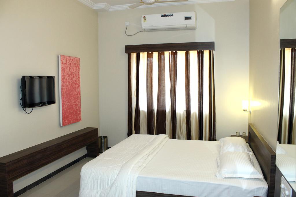 Oyo 4316 Hotel Sai Empire Shirdi Bilik gambar