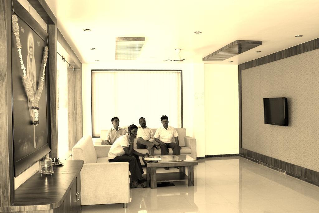 Oyo 4316 Hotel Sai Empire Shirdi Luaran gambar