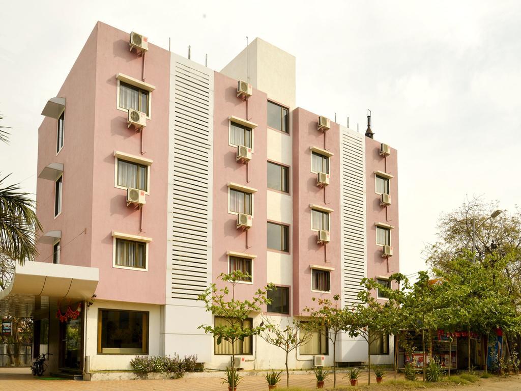 Oyo 4316 Hotel Sai Empire Shirdi Luaran gambar